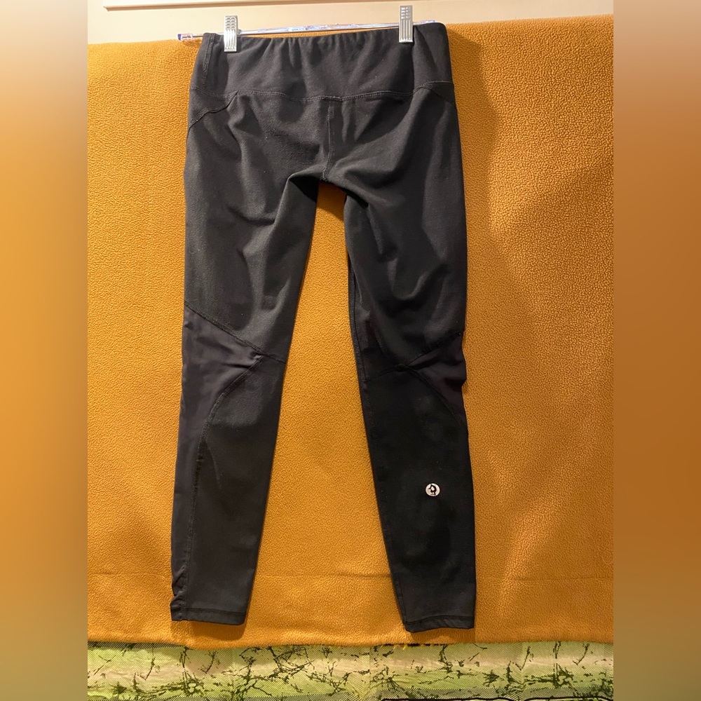 Scorpio Sol black spandex S Made in Egypt yoga athletic leggings